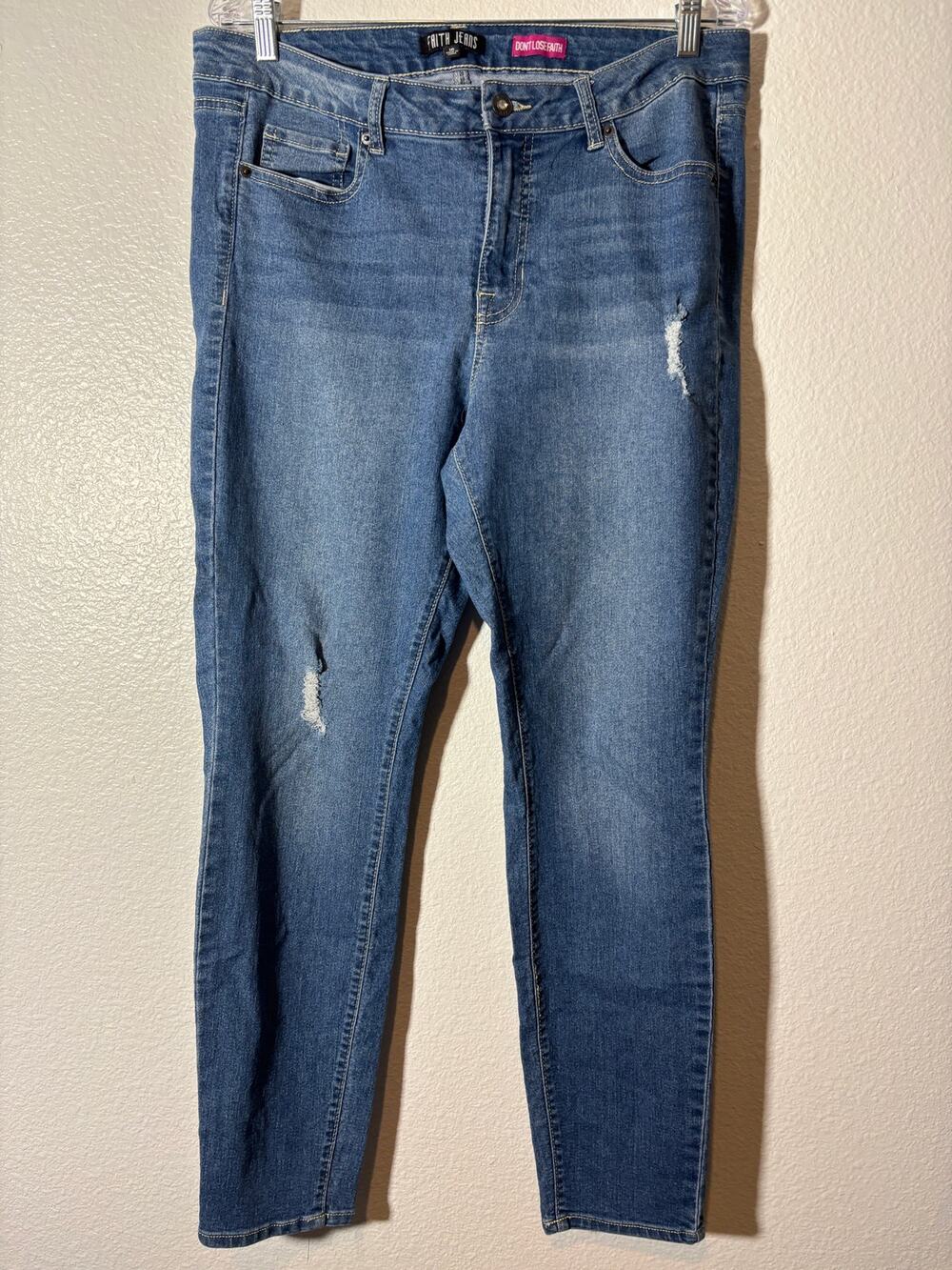 Faith Jeans Women's Size 16 Distressed Skinny Stretch Medium Wash Mid-Rise